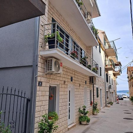 Studio Apartment Legcevic Kastela Luaran gambar