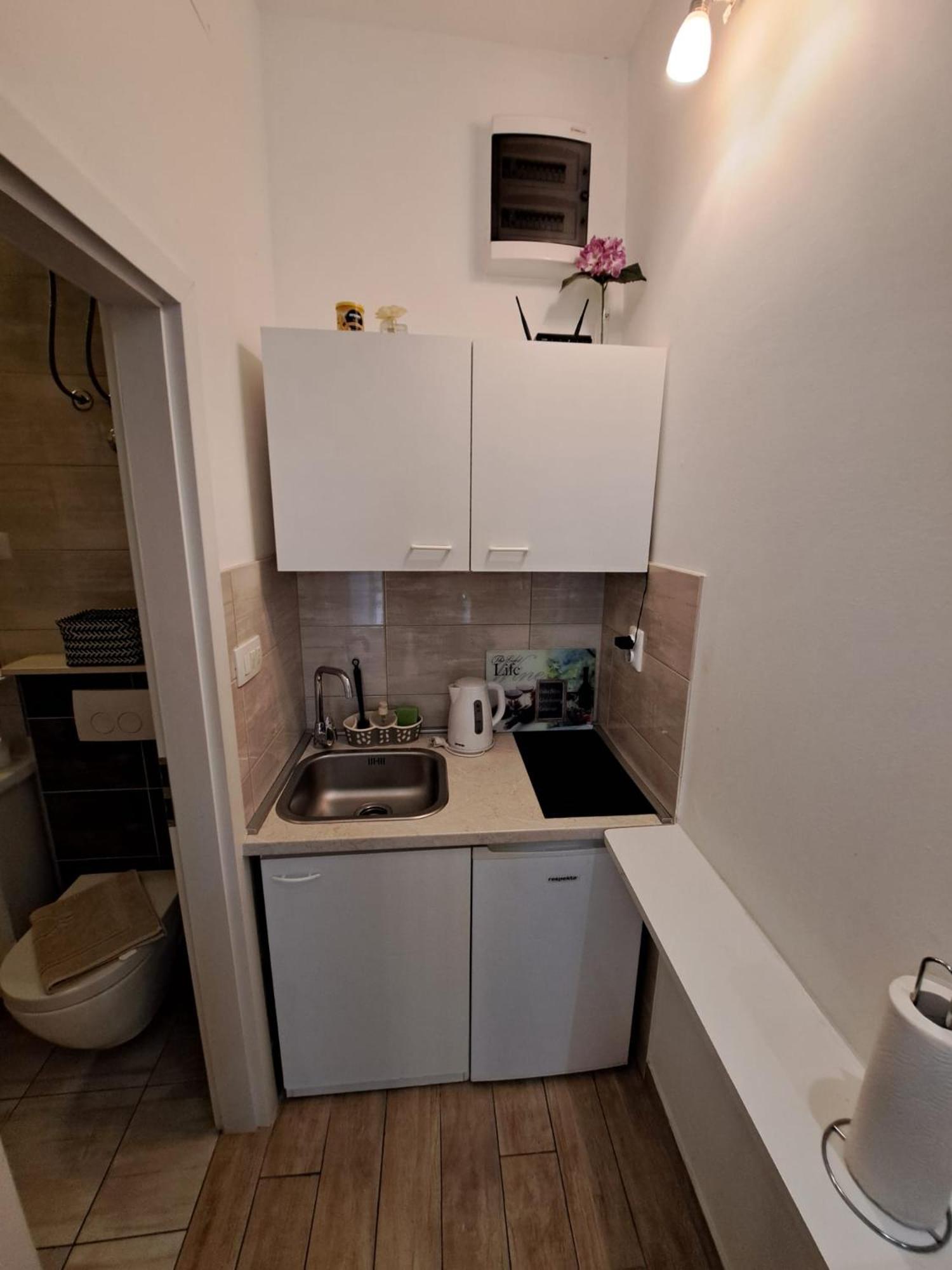 Studio Apartment Legcevic Kastela Luaran gambar