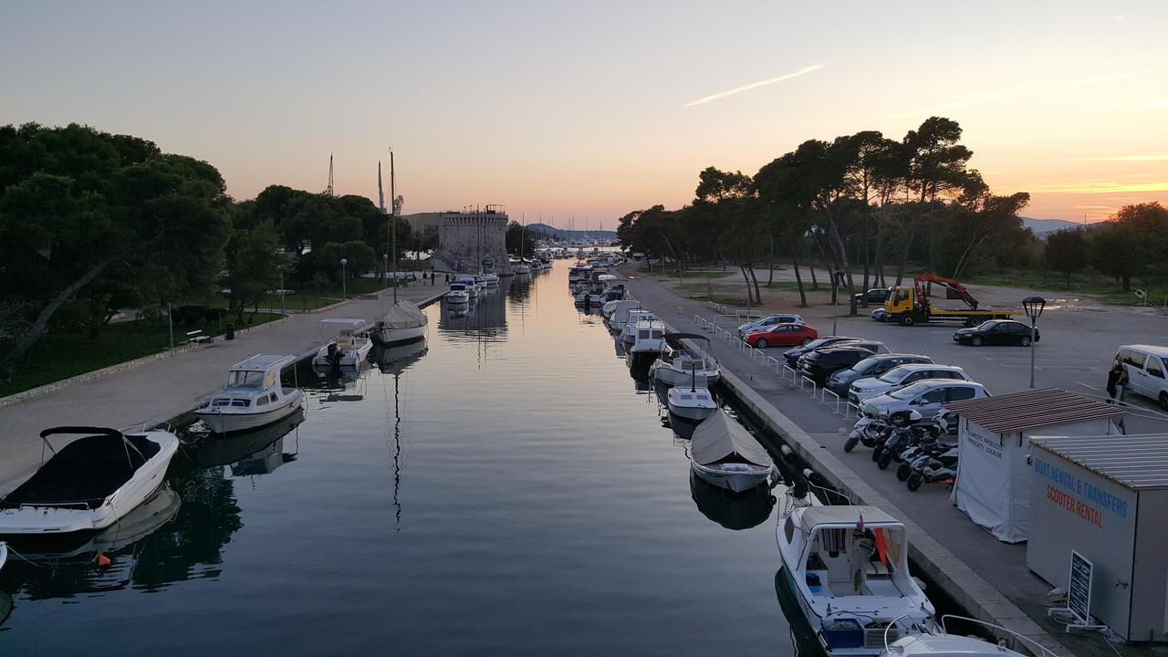 Studio Apartment Legcevic Kastela Luaran gambar