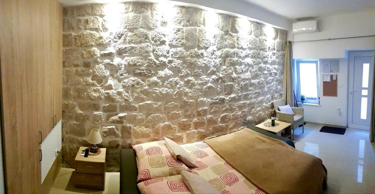 Studio Apartment Legcevic Kastela Luaran gambar
