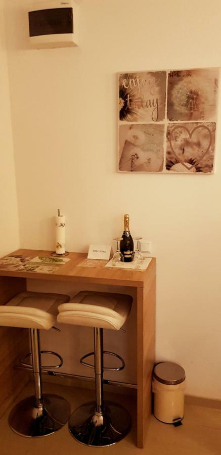 Studio Apartment Legcevic Kastela Luaran gambar