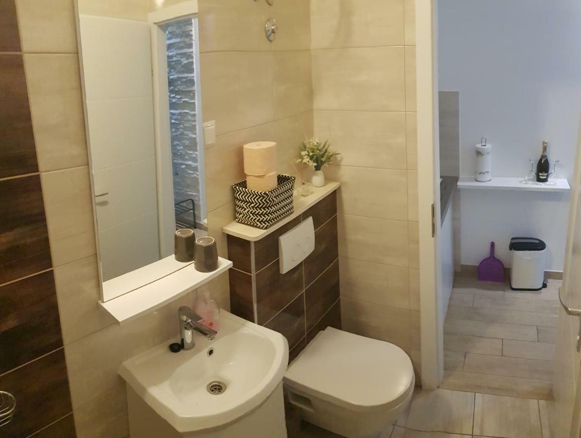 Studio Apartment Legcevic Kastela Luaran gambar