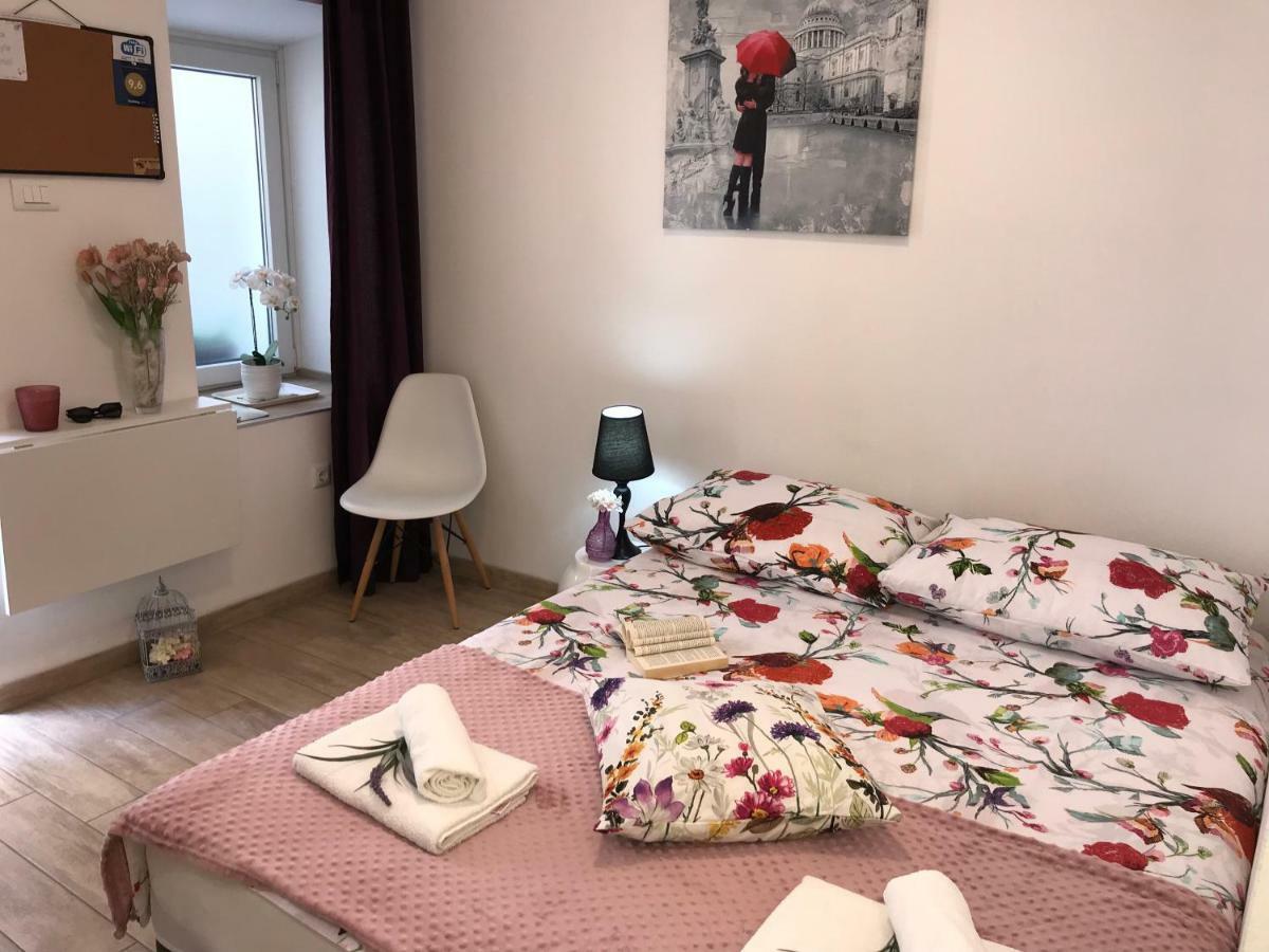 Studio Apartment Legcevic Kastela Luaran gambar