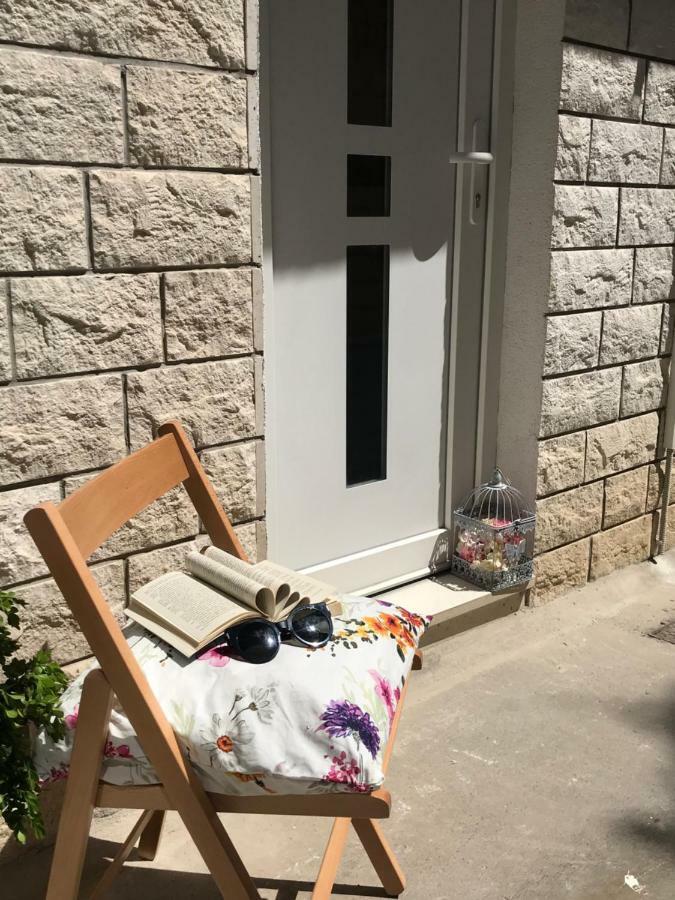Studio Apartment Legcevic Kastela Luaran gambar