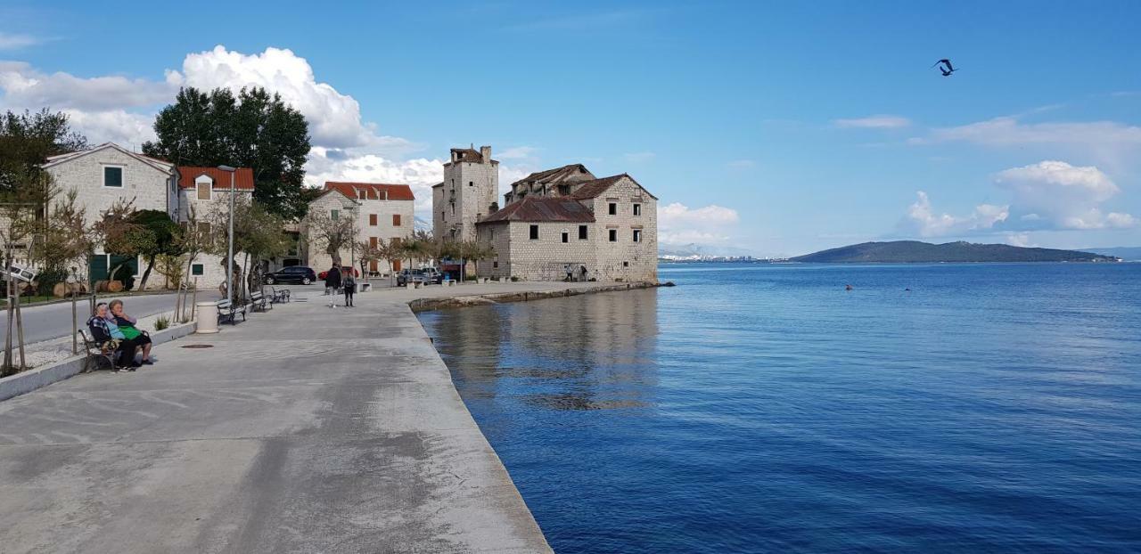 Studio Apartment Legcevic Kastela Luaran gambar