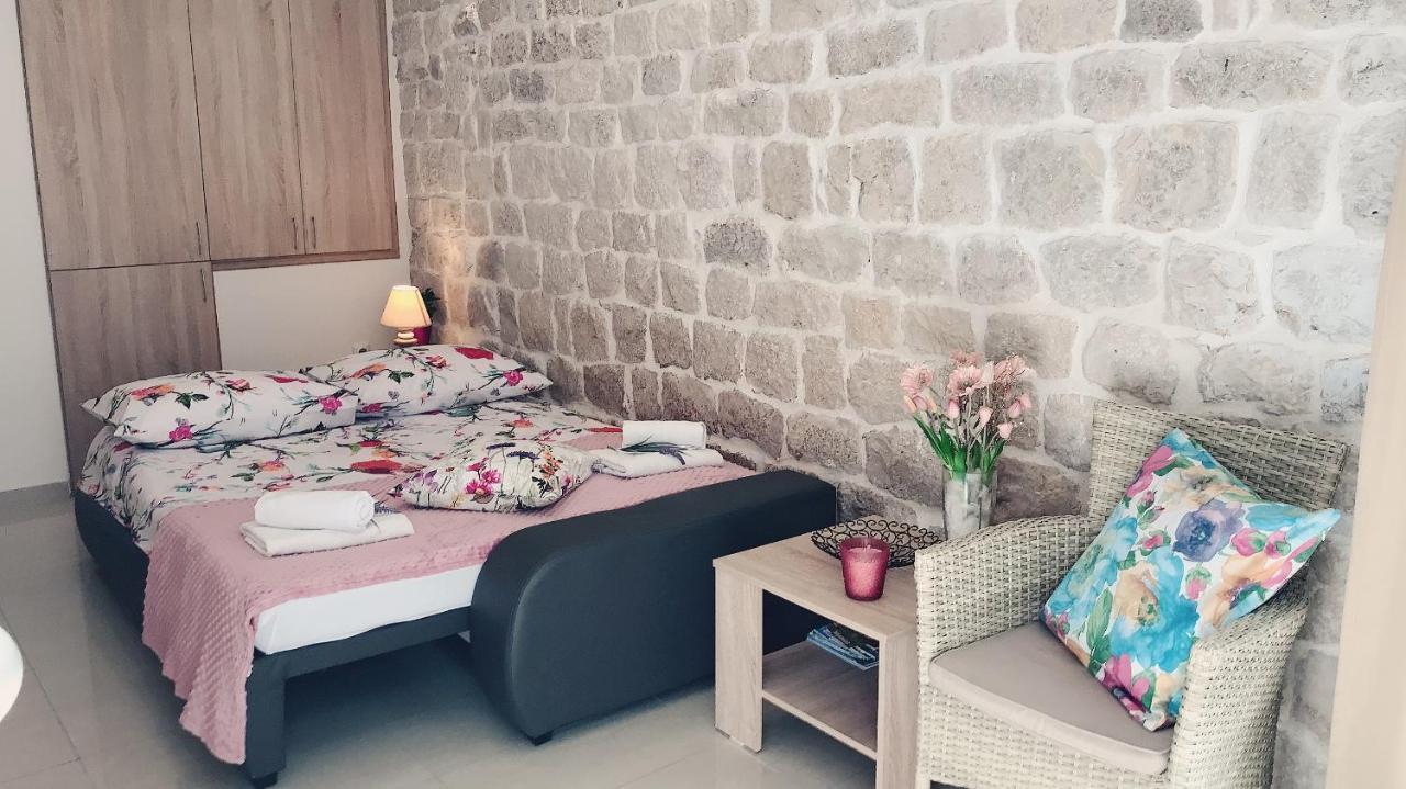 Studio Apartment Legcevic Kastela Luaran gambar